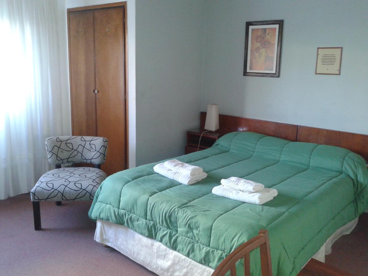 Iberia Hotel Olascoaga Neuquén Esterno foto